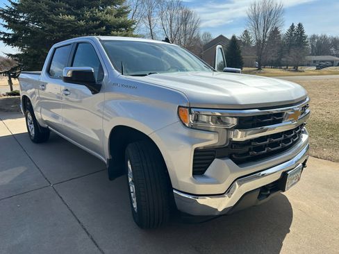 Used 2022 Chevrolet Silverado 1500 LT image 4