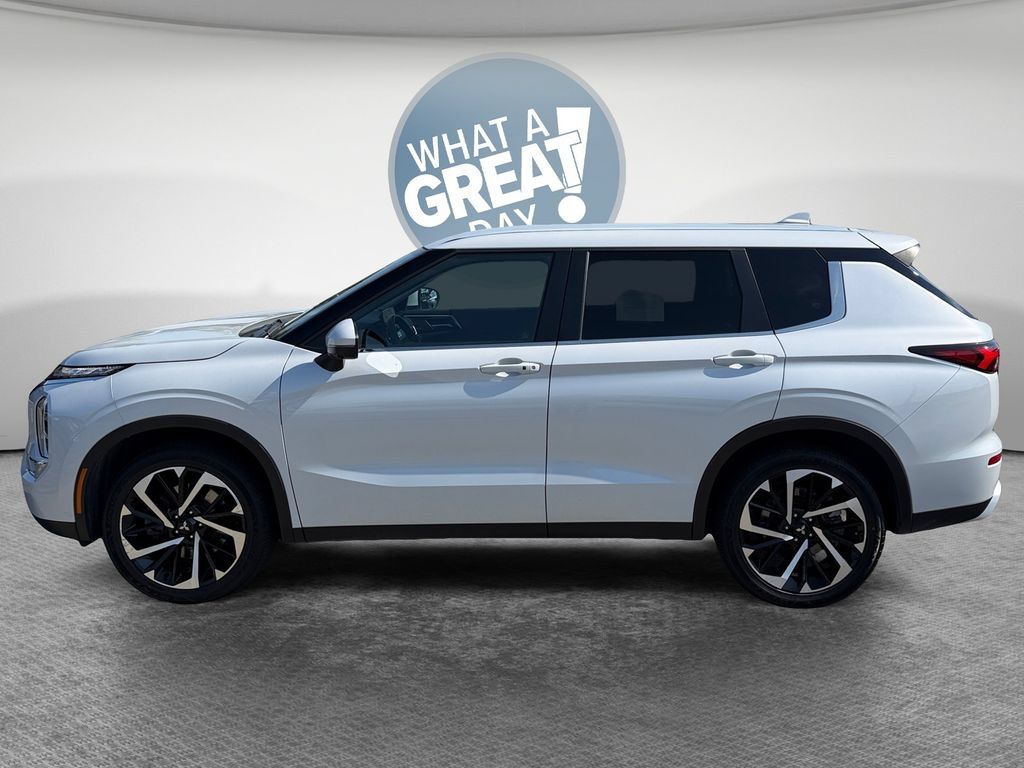 Used 2024 Mitsubishi Outlander SE AWD/4WD image 7
