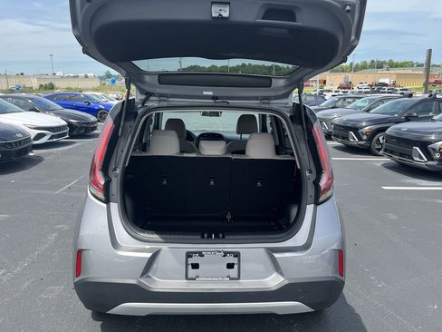 Certified 2025 Kia Soul LX w/ LX Technology Package FWD image 29