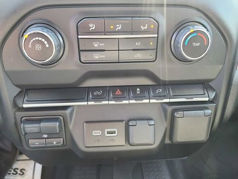 Used 2022 Chevrolet Silverado 2500 Custom w/ Custom Convenience Package AWD/4WD image 28