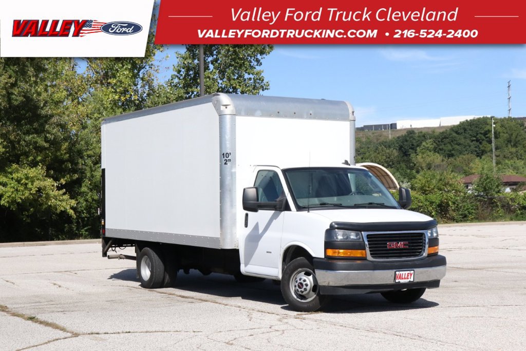 Used 2022 GMC Savana 3500 Extended w/ Power Convenience Package RWD image 1