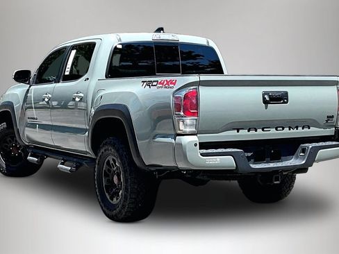 Used 2022 Toyota Tacoma TRD Off-Road w/ Technology Package AWD/4WD image 4