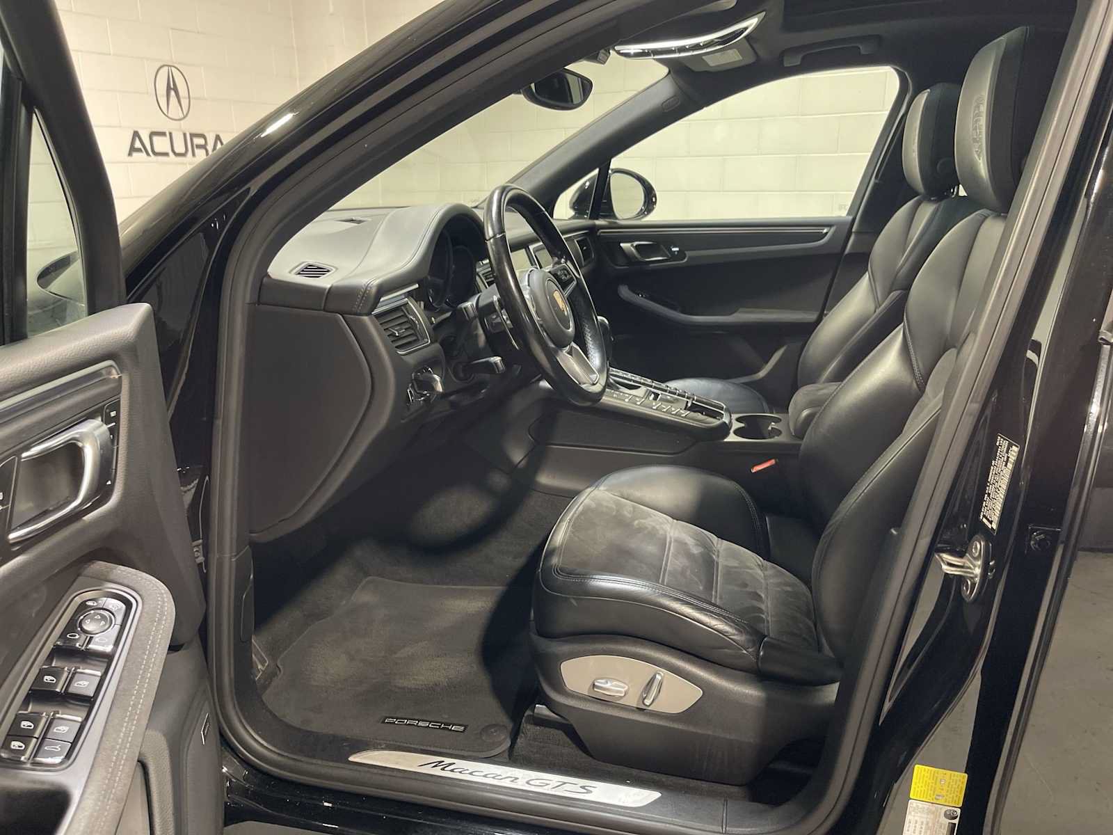 Used 2018 Porsche Macan GTS AWD/4WD image 2