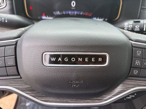 Used 2023 Jeep Wagoneer L Series II image 19