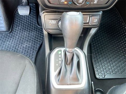 Used 2023 Jeep Renegade Latitude image 62