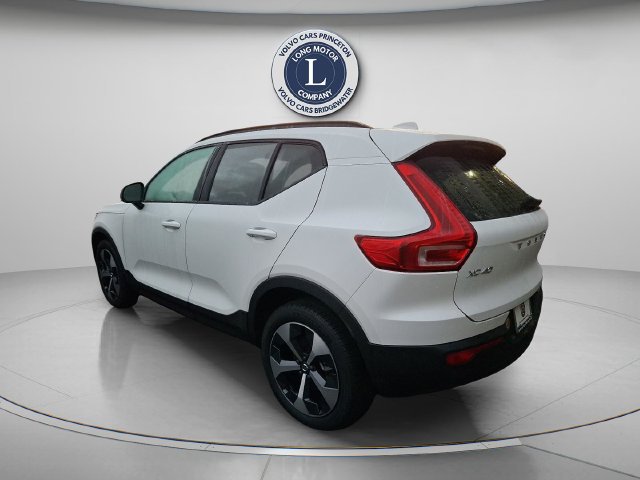 Certified 2026 Volvo XC40 B5 Plus AWD/4WD image 3