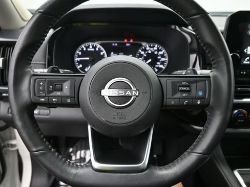 Used 2024 Nissan Pathfinder SL w/ SL Premium Package FWD image 13