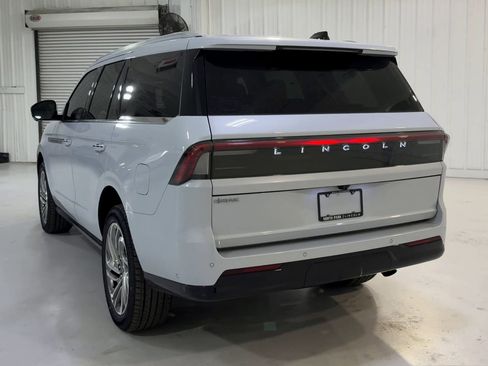 New 2025 Lincoln Navigator L Reserve image 8