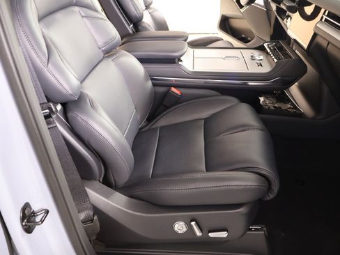 New 2026 Lincoln Navigator Reserve AWD/4WD image 15