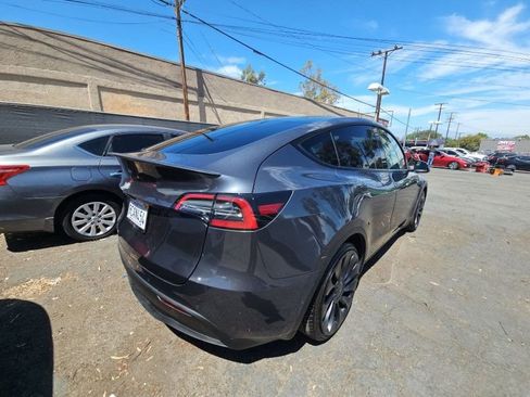Used 2022 Tesla Model Y Performance image 2