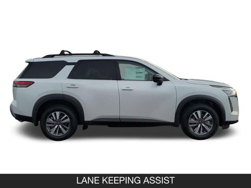 New 2026 Nissan Pathfinder SL image 6