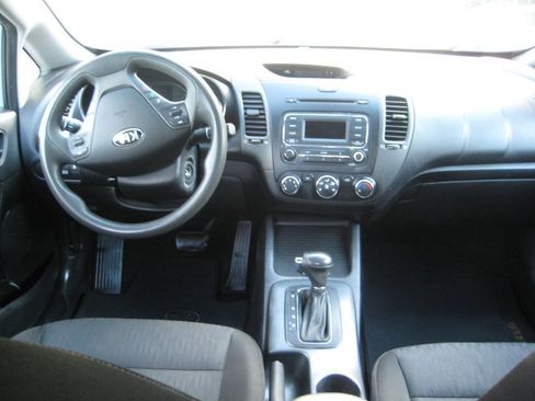 Used 2014 Kia Forte LX FWD image 16