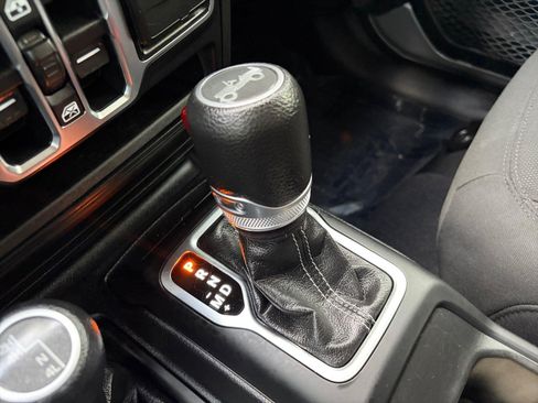 Used 2020 Jeep Wrangler Unlimited Sahara AWD/4WD image 18