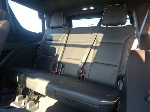 Used 2021 GMC Yukon SLT w/ SLT Luxury Plus Package image 11