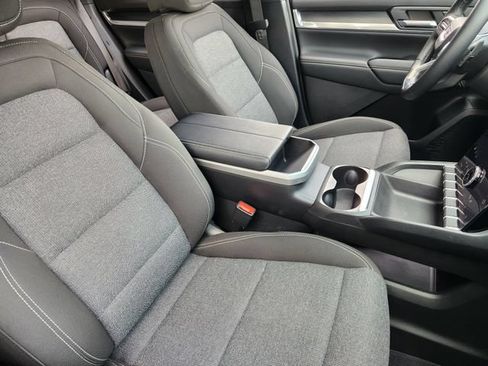 Used 2025 GMC Terrain Elevation w/ Technology Package II AWD/4WD image 16