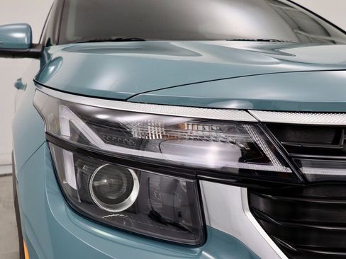 Used 2026 Kia Seltos EX w/ EX Sunroof Package image 11