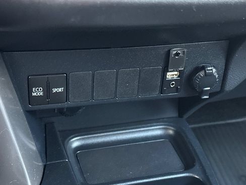 Used 2017 Toyota RAV4 XLE w/ All Weather Liner Package AWD/4WD image 22