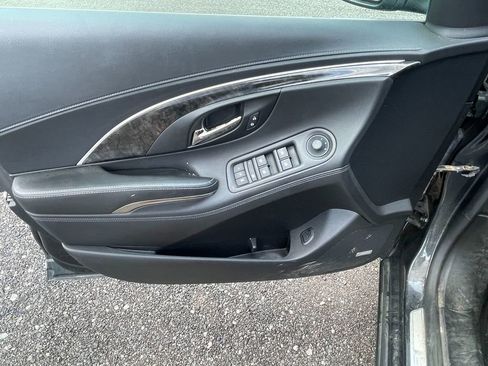 Used 2015 Buick LaCrosse Leather FWD image 11