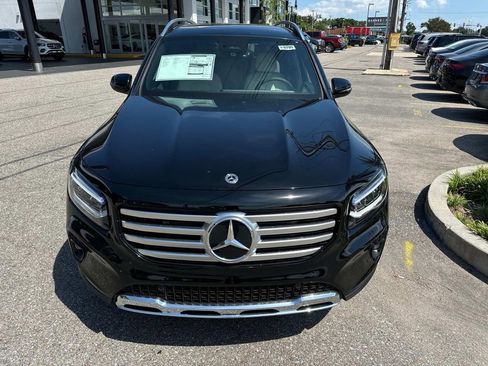 Used 2025 Mercedes-Benz GLB 250 image 2