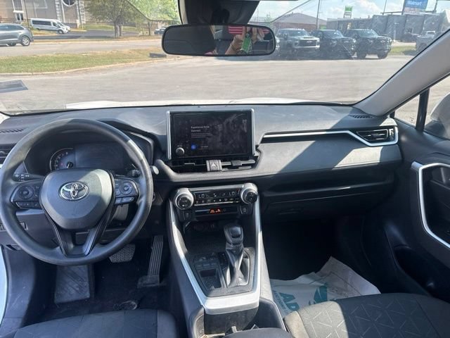 Used 2023 Toyota RAV4 XLE FWD image 16