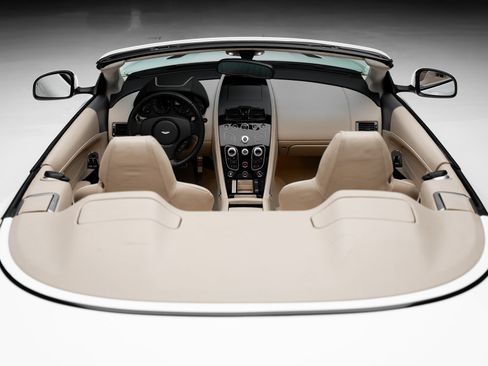 Used 2016 Aston Martin DB9 GT image 70