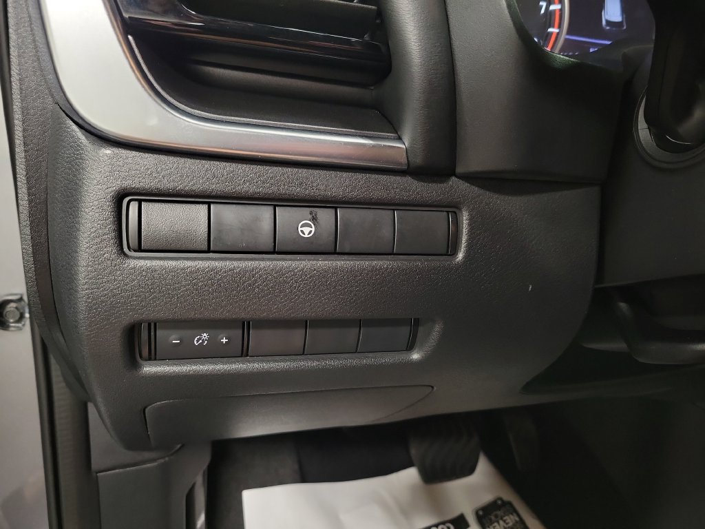 Used 2021 Nissan Rogue SV AWD/4WD image 25