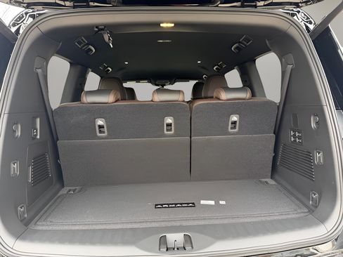 Used 2026 Nissan Armada SL w/ Captain's Chari Seat Package AWD/4WD image 9