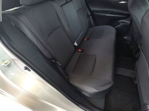 Used 2024 Toyota Venza LE AWD/4WD image 19