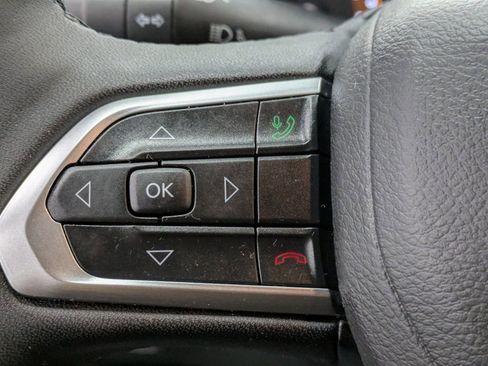 Used 2024 Jeep Compass Limited image 17