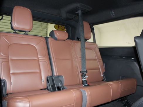 Used 2024 Lincoln Navigator L Reserve AWD/4WD image 35