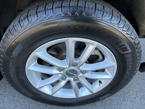 Used 2019 Dodge Grand Caravan SXT image 6