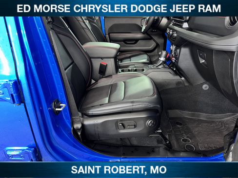 Used 2024 Jeep Wrangler Unlimited Rubicon w/ Technology Group AWD/4WD image 30