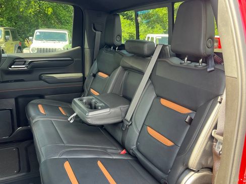 Used 2023 GMC Sierra 1500 AT4 w/ AT4 Premium Package AWD/4WD image 17