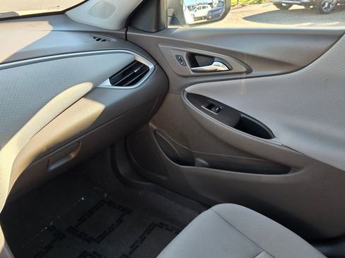 Used 2022 Chevrolet Malibu LS image 31