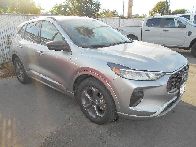 Certified 2023 Ford Escape ST-Line w/ Tech Pack #1 AWD/4WD image 3