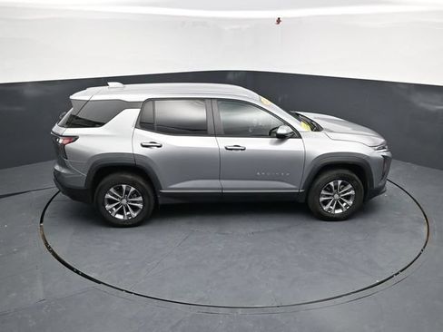 Used 2025 Chevrolet Equinox LT FWD image 43