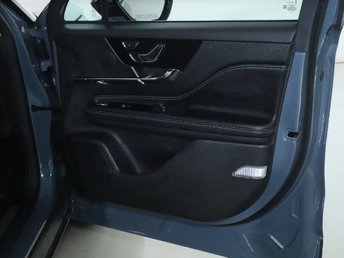 Used 2024 Lincoln Corsair AWD image 30