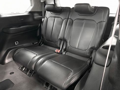 Used 2022 Jeep Grand Cherokee L Limited image 7