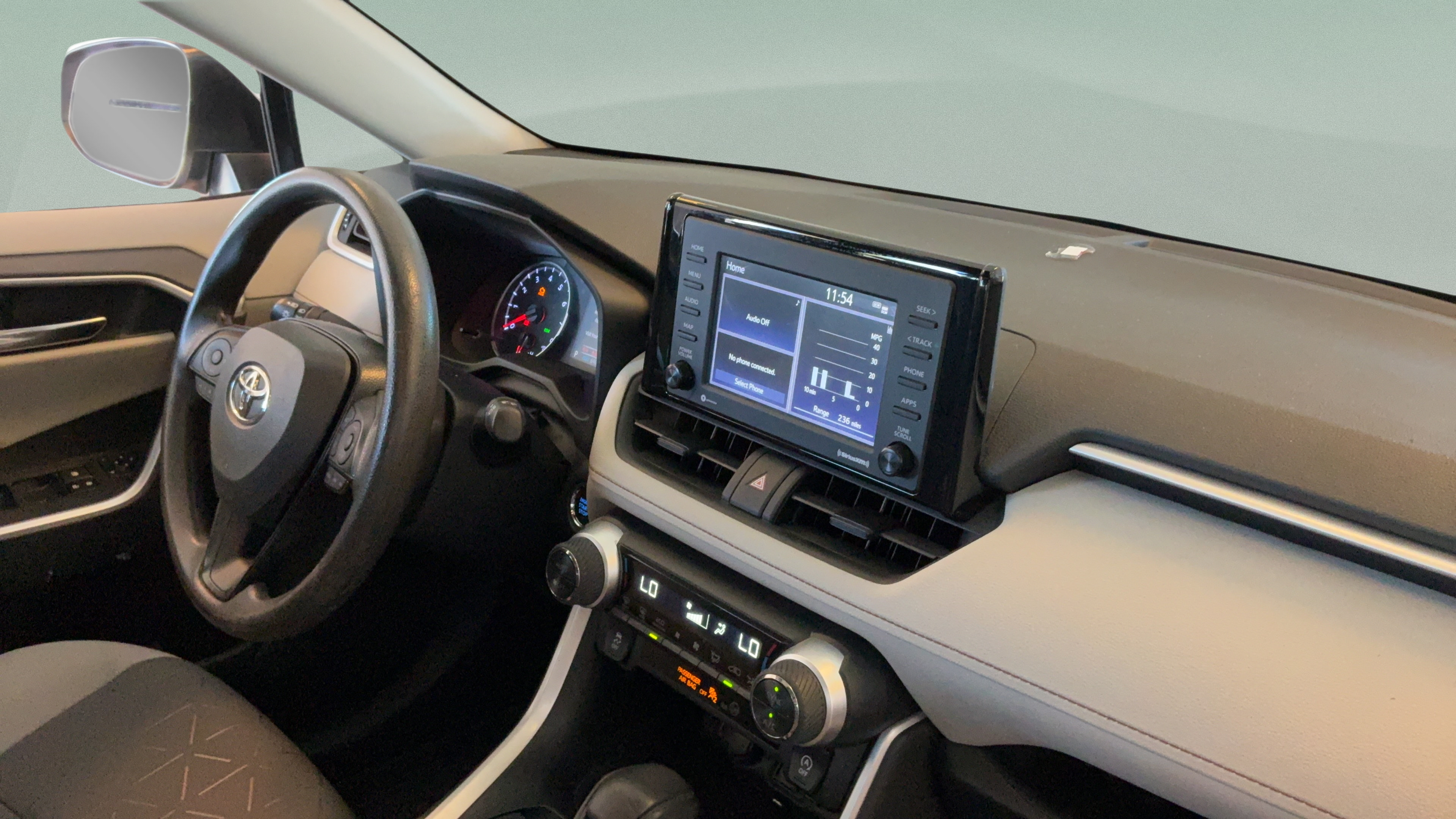 Used 2021 Toyota RAV4 XLE w/ Convenience Package FWD image 38