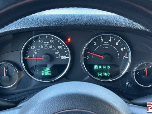 Used 2013 Jeep Wrangler Unlimited Sahara w/ Connectivity Group image 28