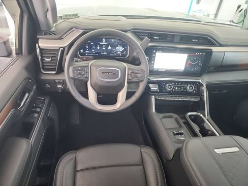 Certified 2025 GMC Sierra 2500 Denali w/ Denali Reserve Package AWD/4WD image 10