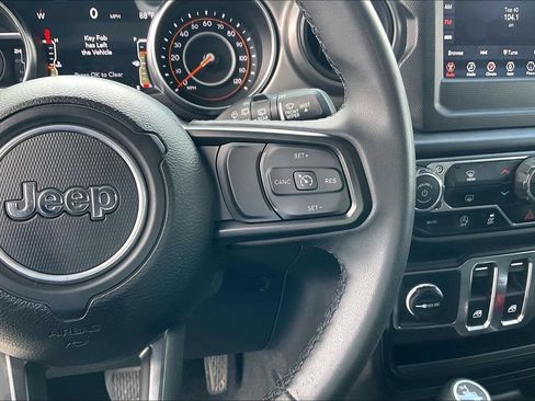 Certified 2023 Jeep Wrangler Sport AWD/4WD image 9