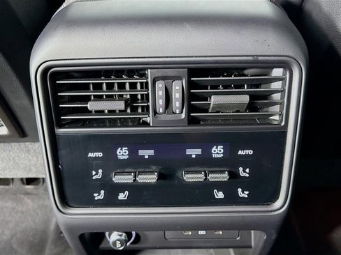 Used 2025 Porsche Cayenne GTS image 27