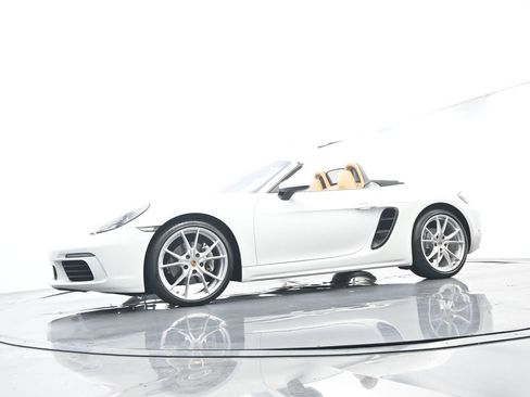 Certified 2017 Porsche 718 Boxster RWD image 52