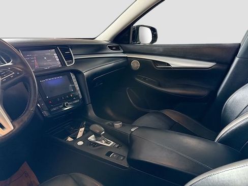 Used 2019 INFINITI QX50 Essential w/ Premium Heat Package image 26