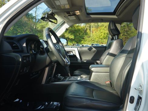 Used 2024 Toyota 4Runner Limited AWD/4WD image 23