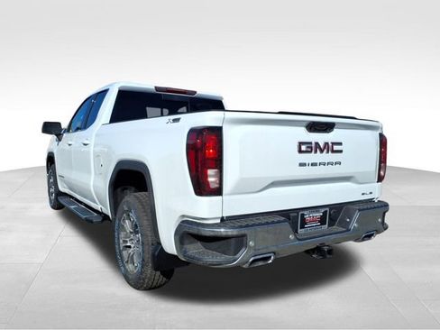 New 2026 GMC Sierra 1500 SLE image 4