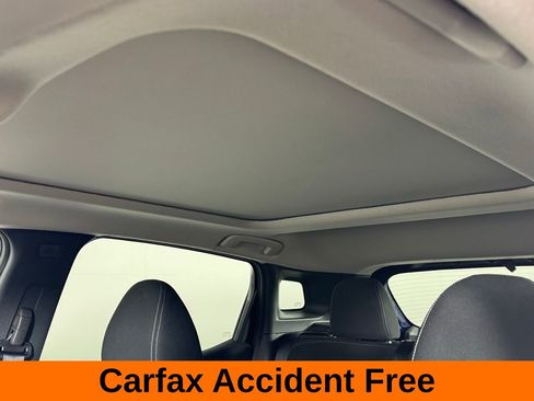 Used 2025 Nissan Kicks SV w/ SV Premium Package image 3