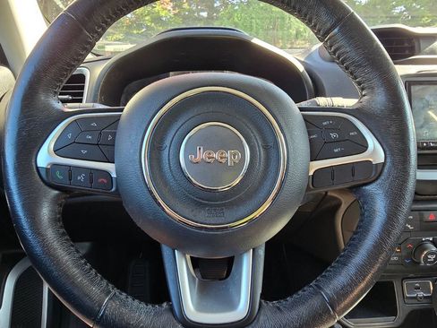 Used 2018 Jeep Renegade Latitude w/ Advanced Technology Group FWD image 15