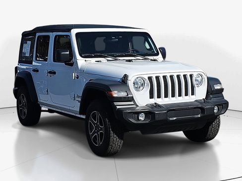 Used 2018 Jeep Wrangler Unlimited Sport S image 2